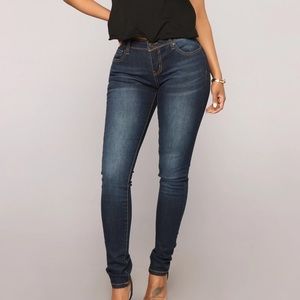 FASHION NOVA- booty shaping jeans